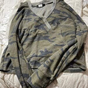 Camo crop hoodie, S